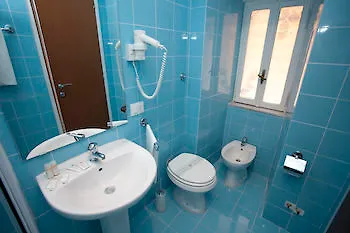 Opera House Guest, Centro Storico